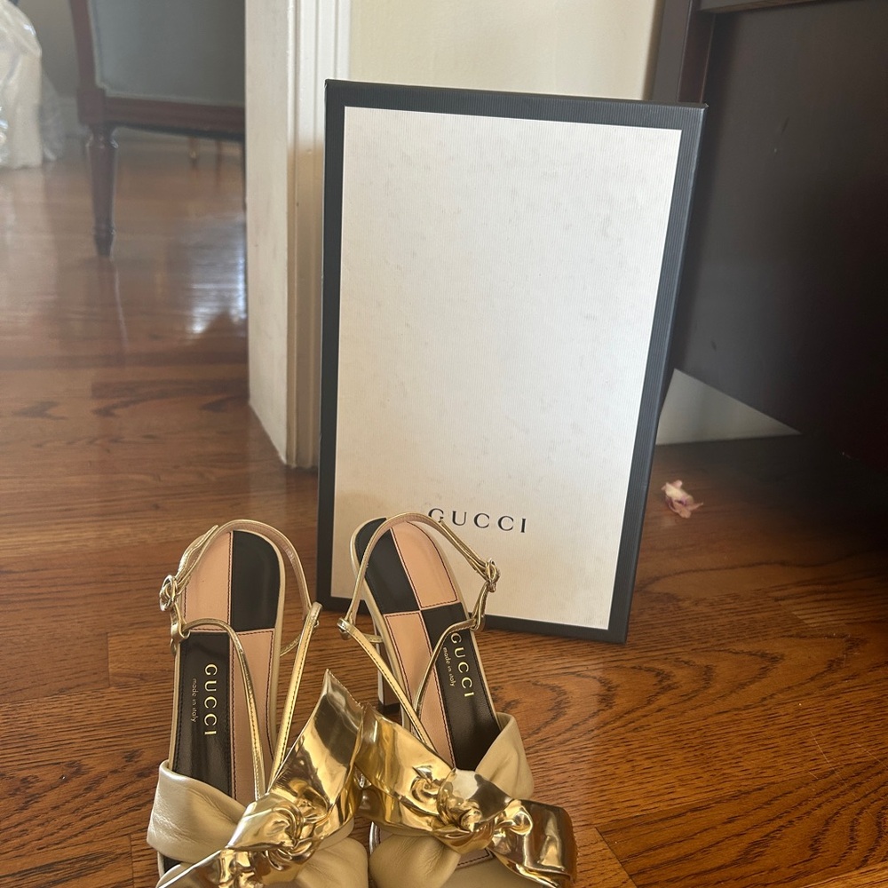 Gucci Women's Gold and Beige Heels